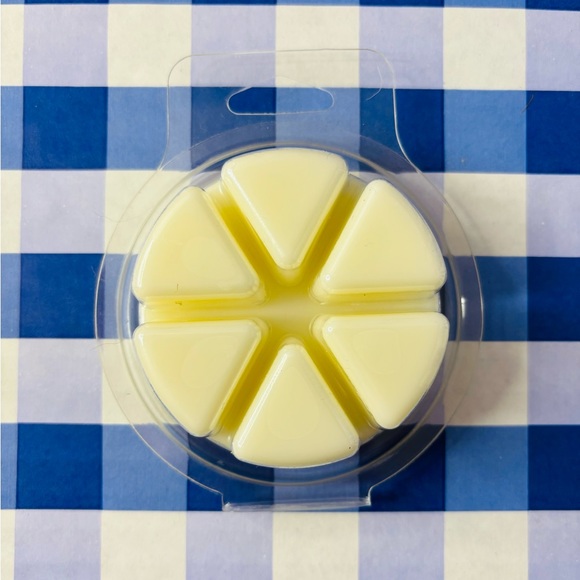 Bath and Body Works Wax Melts Cinnamon Caramel Swirl - Picture 3 of 5